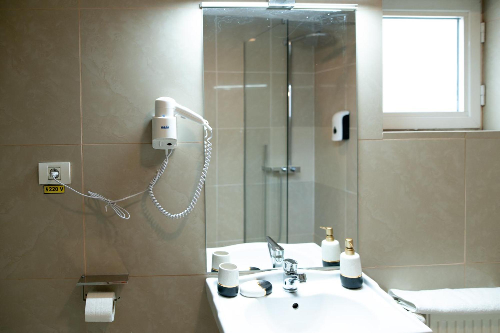 Moise House - Kosher 3* Bucureşti