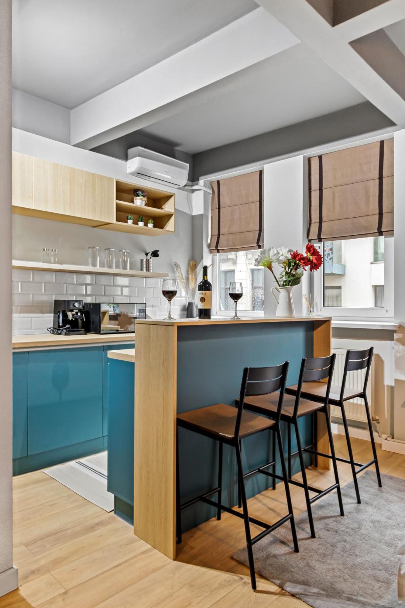 Cute Cozy Nest Old City Apartment