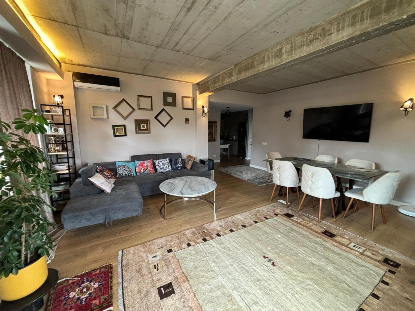 With Garden Apartament