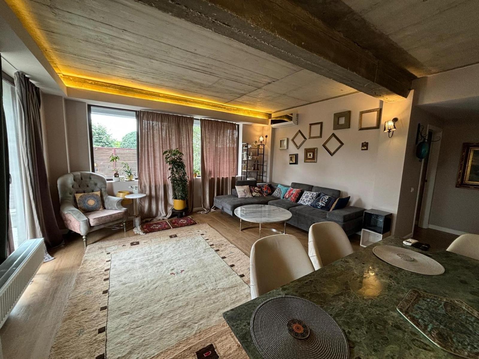 Apartament With Garden *