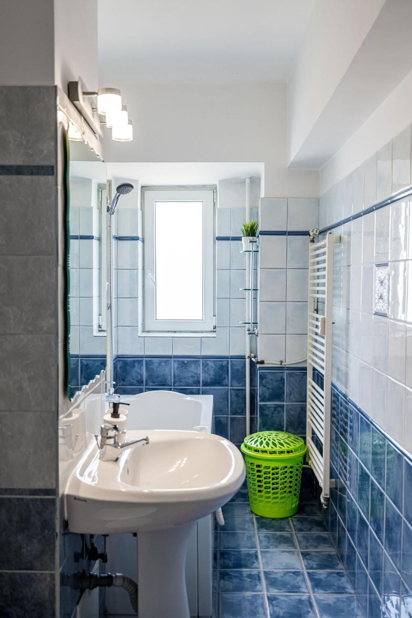 Old Ultra Apartment-4br-parliament * Bucharest