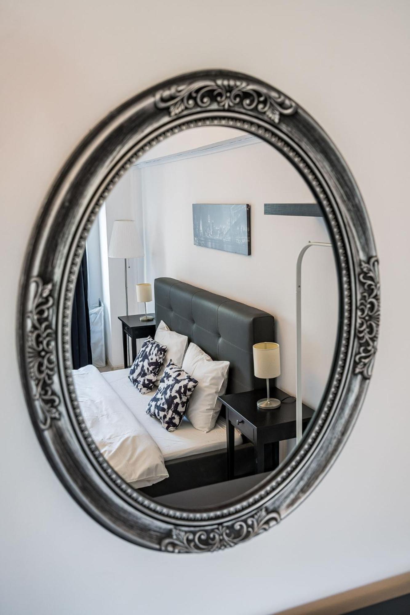 Old Ultra Apartment-4br-parliament * Bucharest