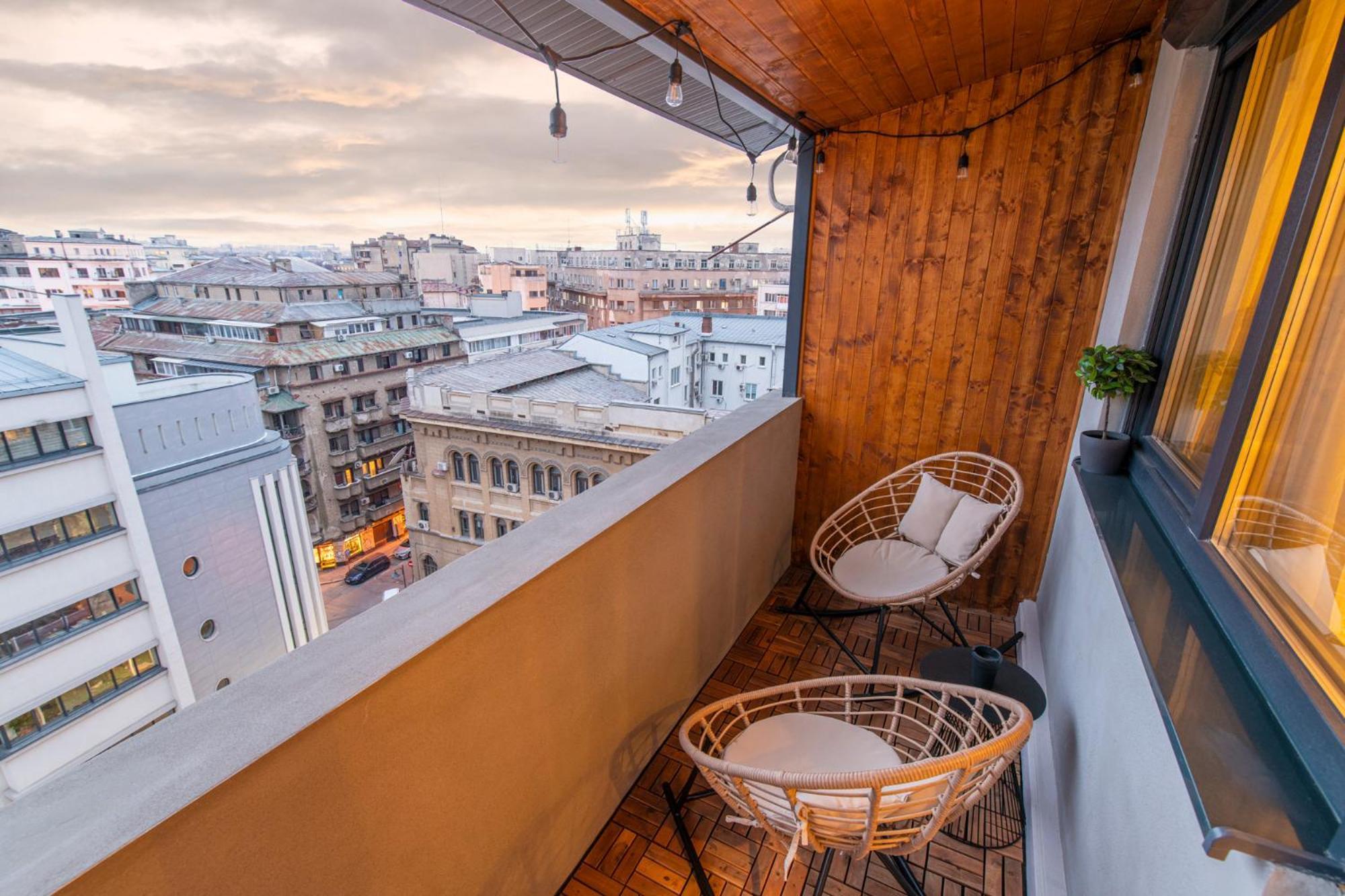Bumblebee With Cozy Balcony Near Victoriei Avenue Apartment *
