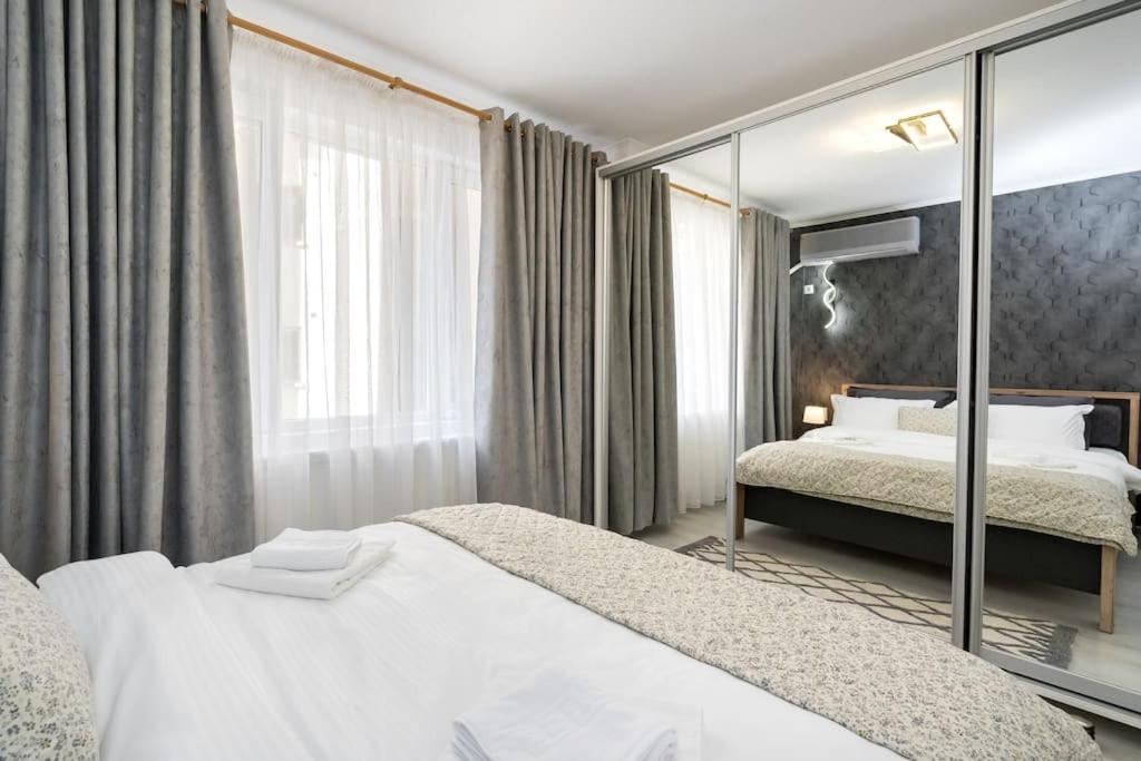 Apartament Sala Palatului Secret Gem