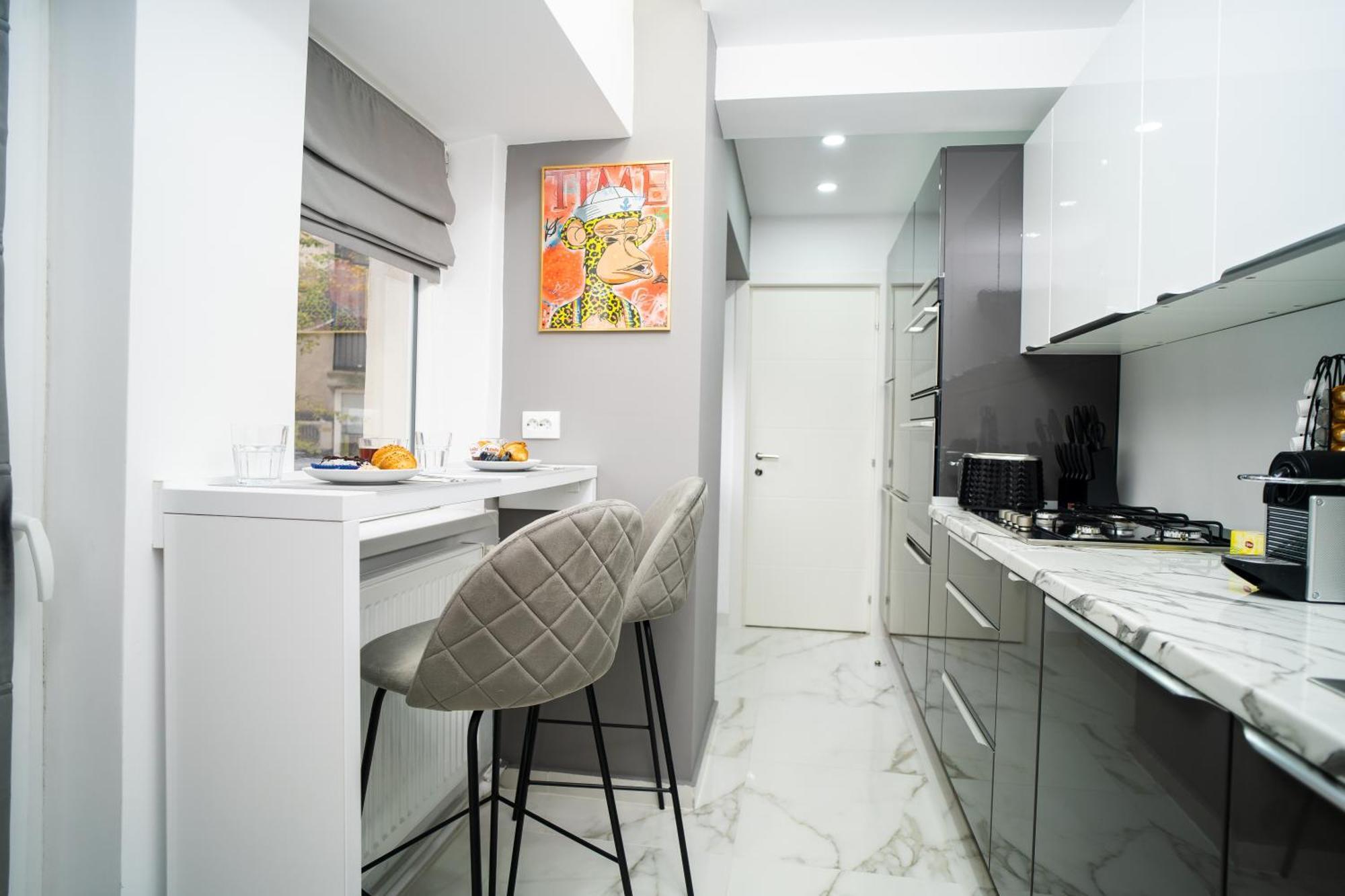 Location - Contemporary Parliament View - 2br Bucareste