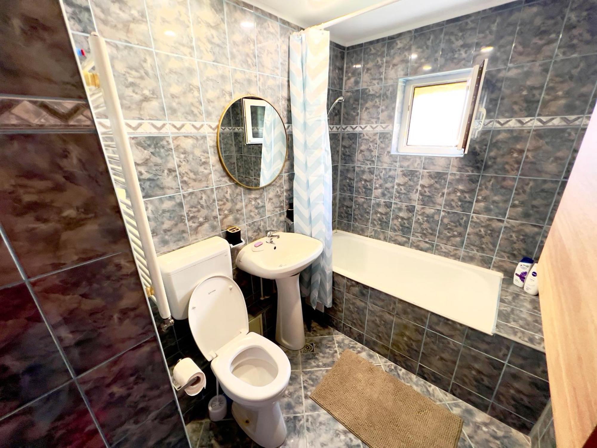 Agatha's Retreat In The Heart Of Apartment Bucharest