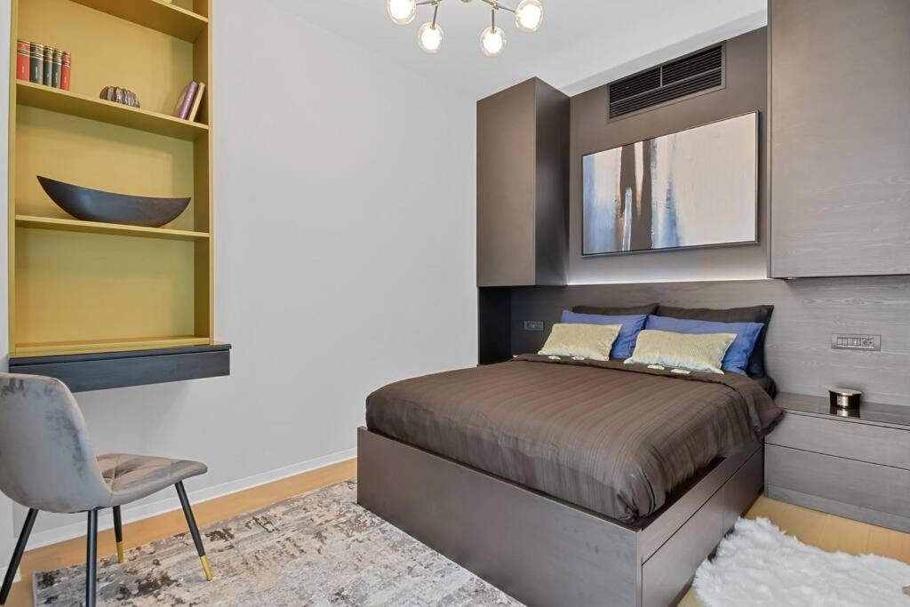Lax Exquisite 1br,1bath -city Skyline Views Bucareste