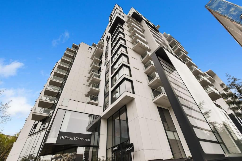 Apartment Lax Designer, Oasis Skyline Views, Parking