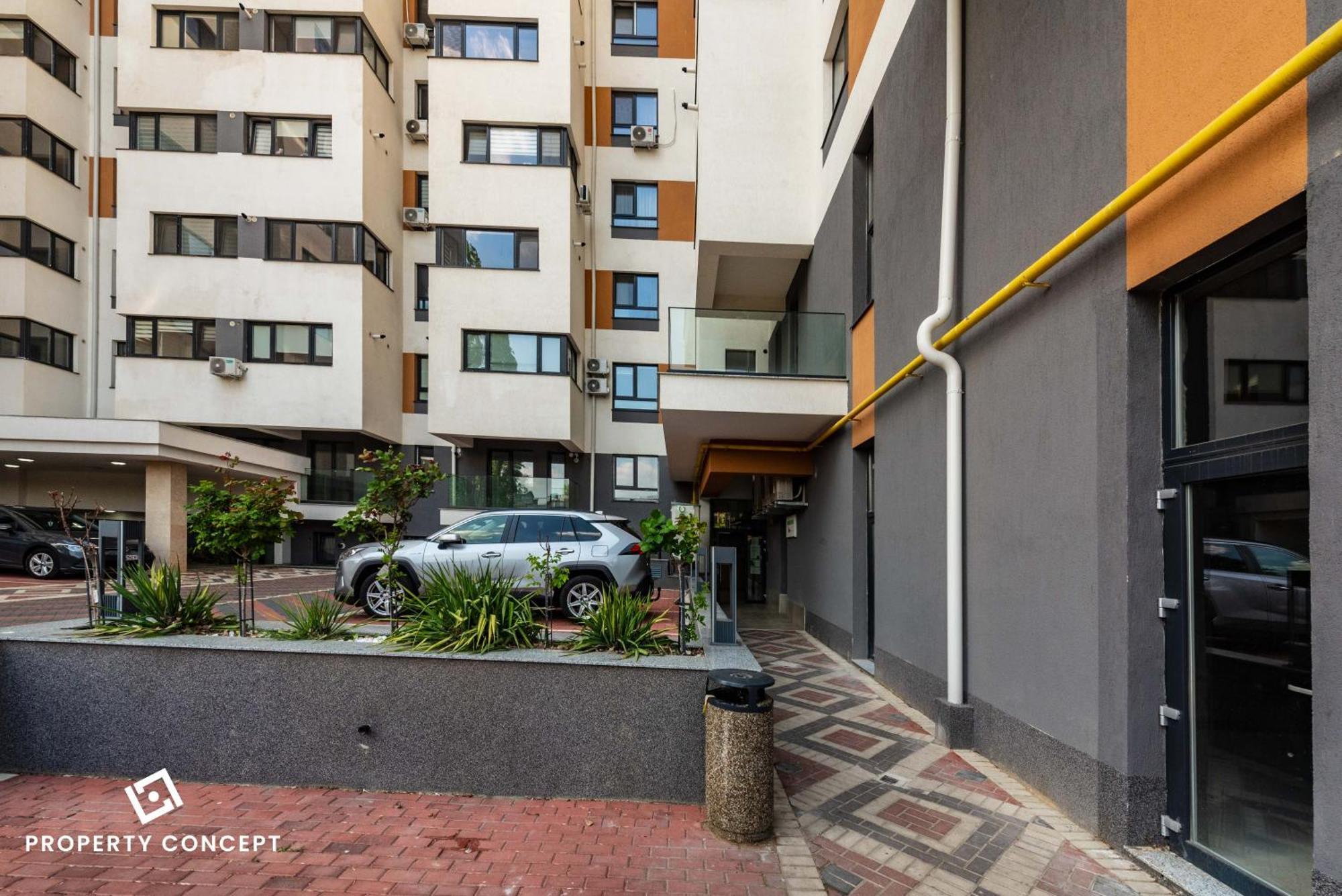 Apartment 827 *