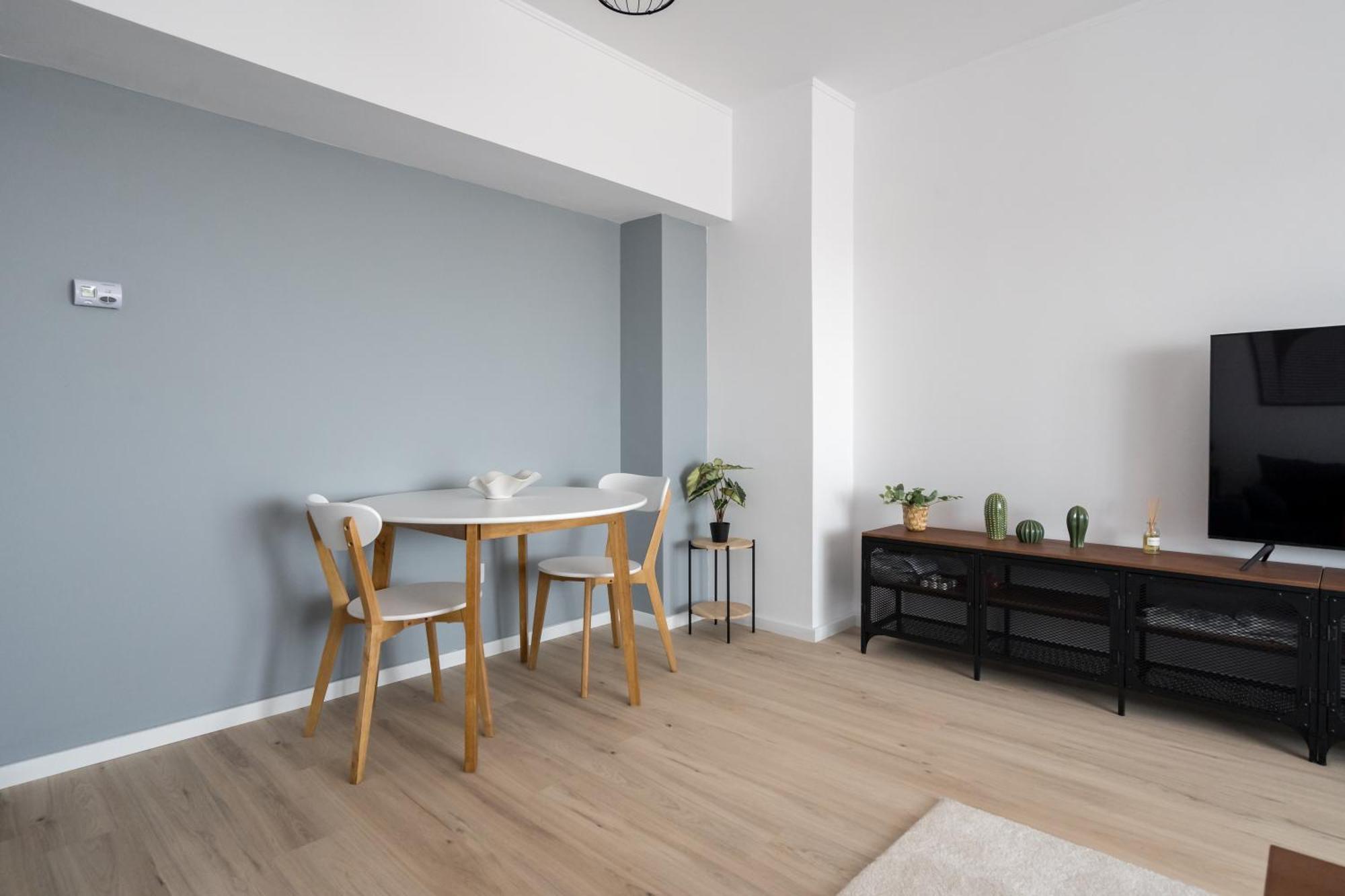 Majestic Apartments- With Parking Apartamento