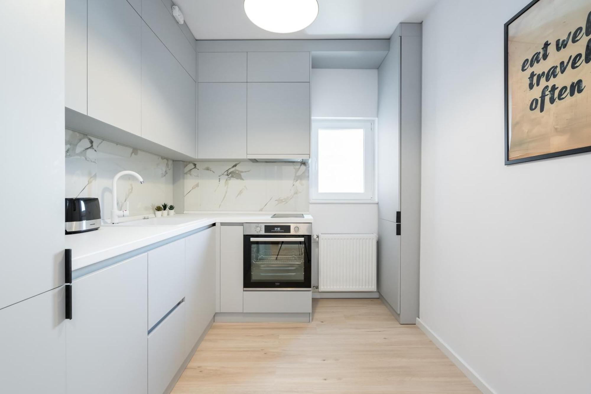 Majestic Apartments- With Parking *