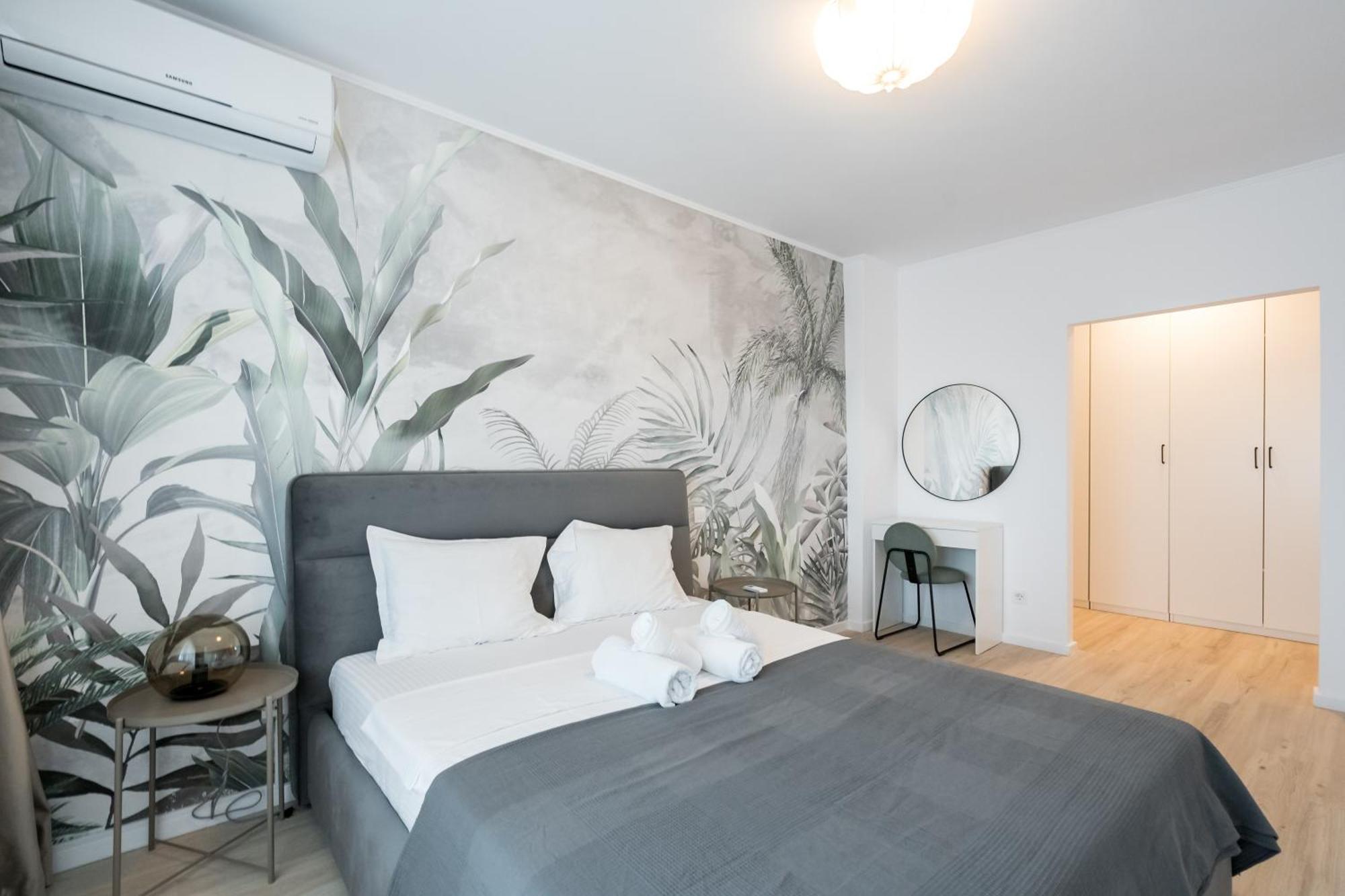 Majestic Apartments- With Parking Apartament