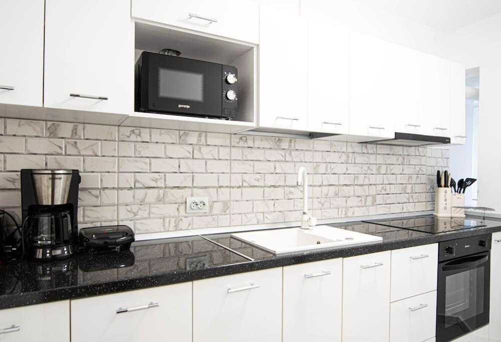 Ultra Luxury 3br 2bath & Amazing Views Bucureşti