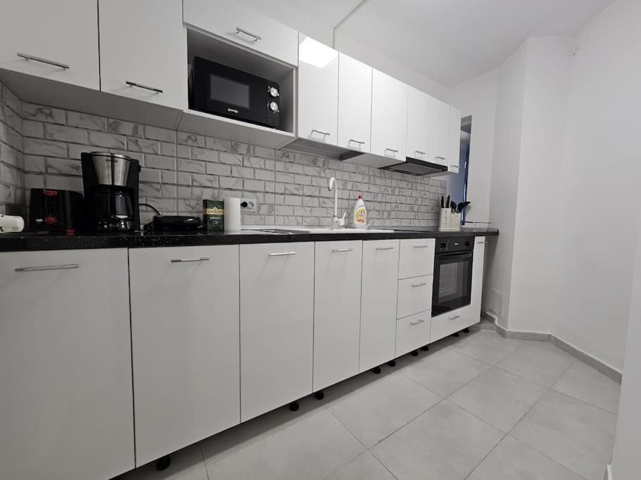 Ultra Luxury 3br 2bath & Amazing Views *