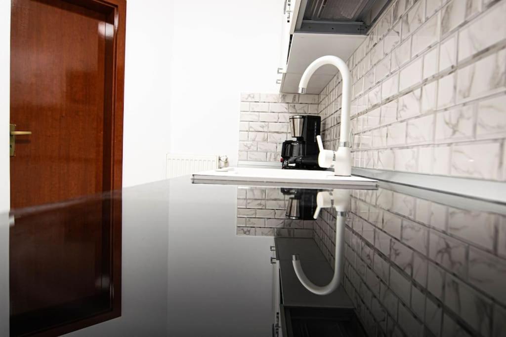 Ultra Luxury 3br 2bath & Amazing Views * Bucureşti