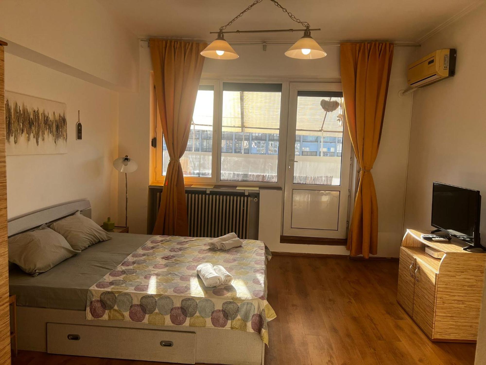 Lazynest - With Balcony On Magheru Apartment *