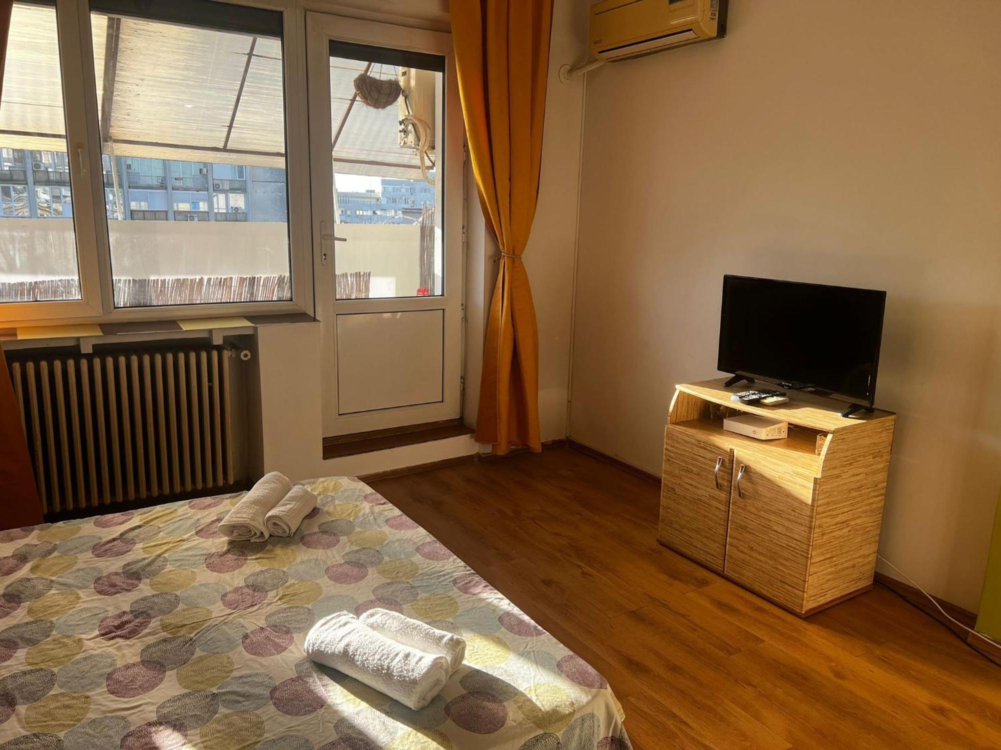 Lazynest - With Balcony On Magheru Apartment *