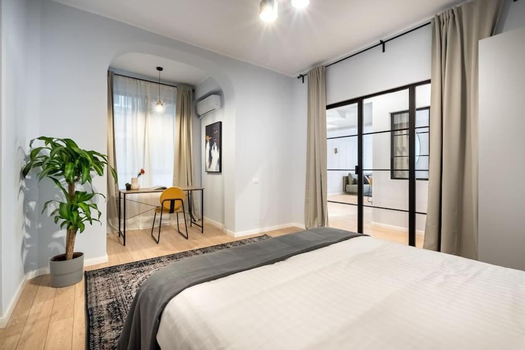 Sunny 4br Flat - Location - Charming Balcony * Bucharest