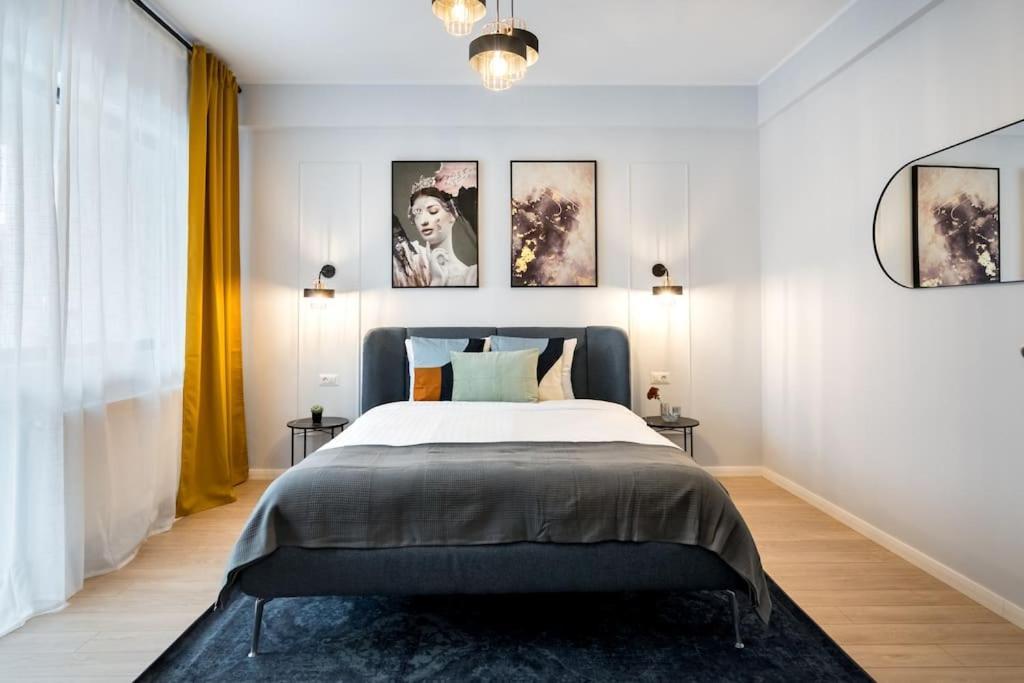 Apartment Sunny 4br Flat - Location - Charming Balcony *