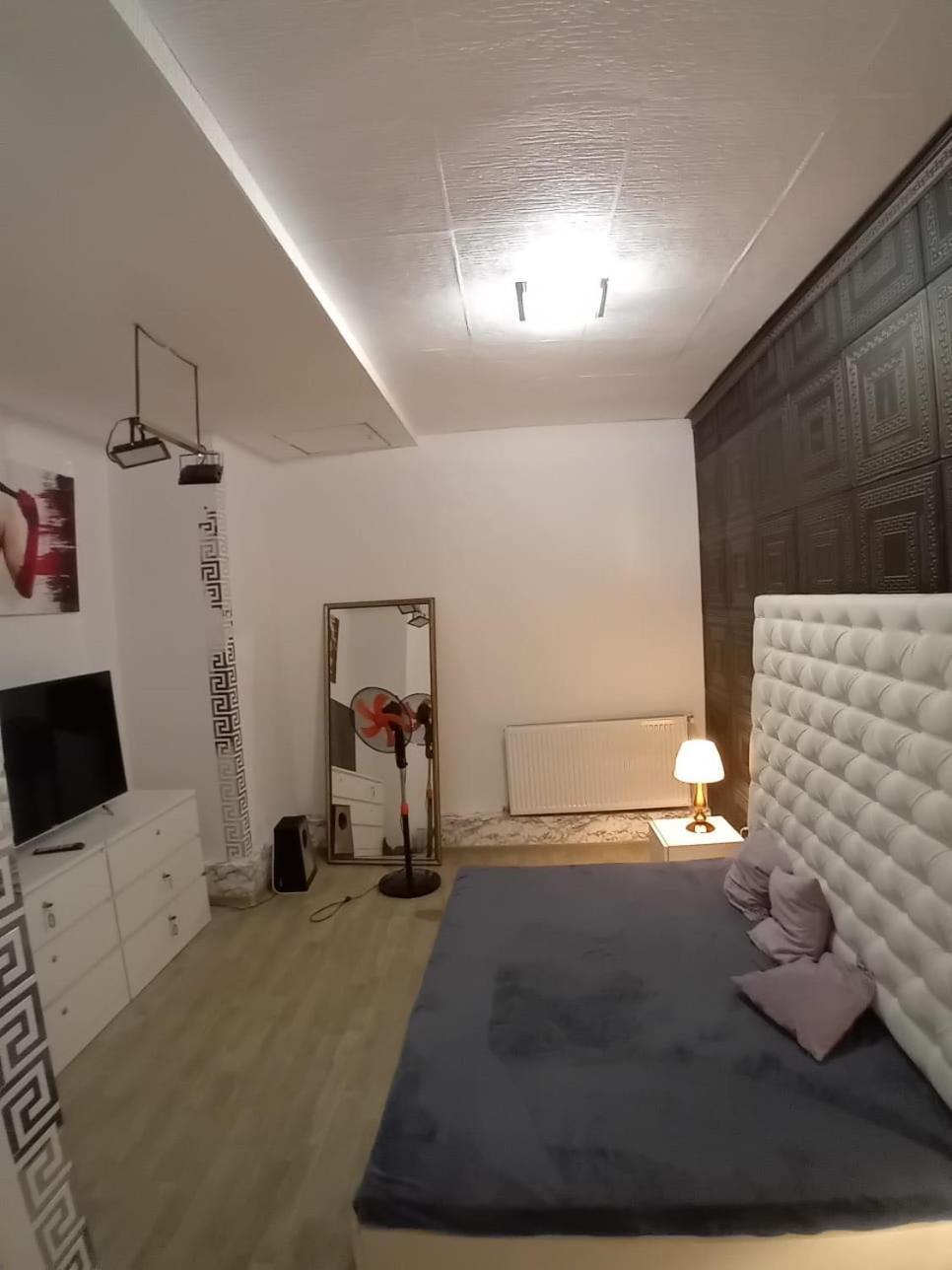Homestay Lust