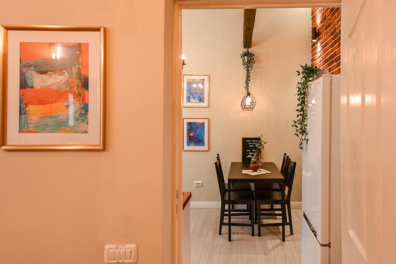 Elegant - Urban Escape In Apartment