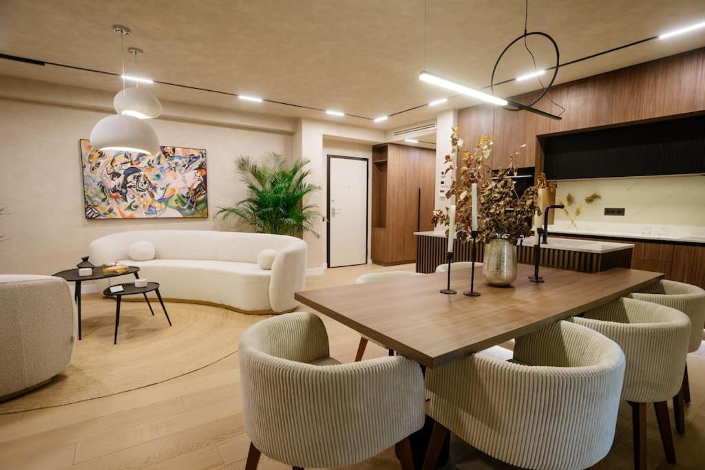 Penthouse Lebada Lake Apartment *