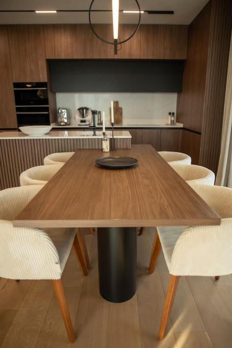 Penthouse Lebada Lake Apartment Bucharest
