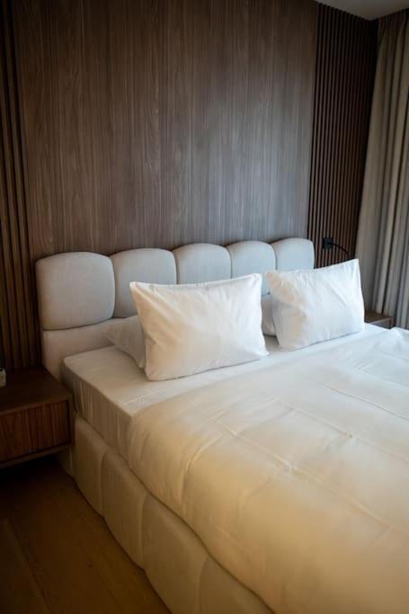 Penthouse Lebada Lake Apartment Bucharest