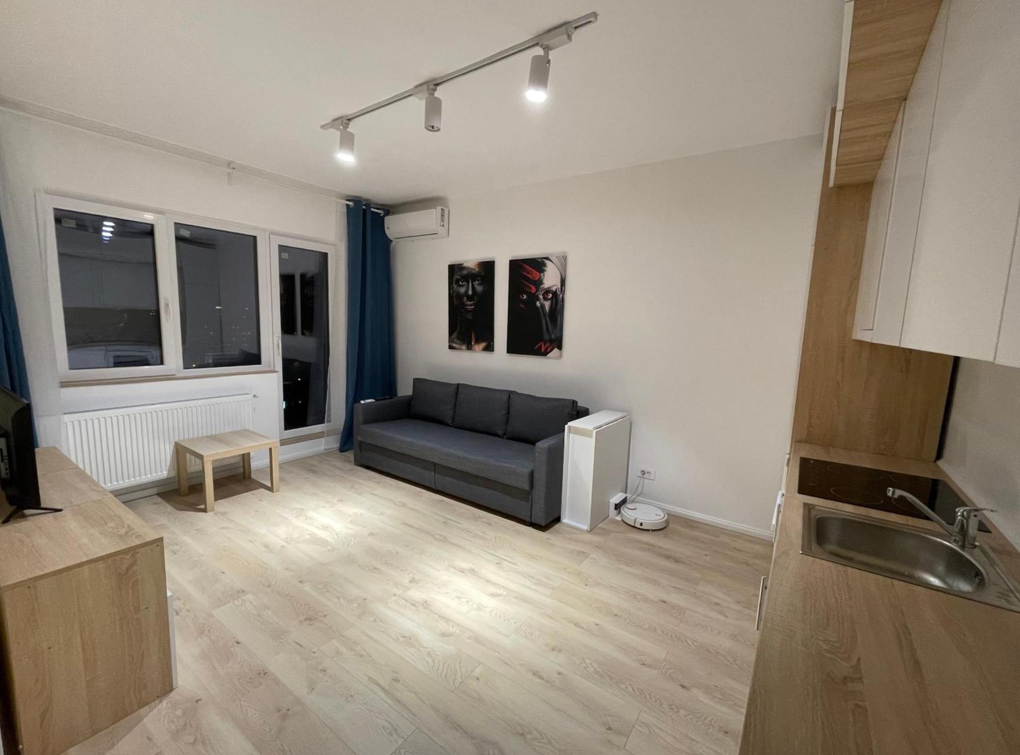 Azure Retreat Apartment Bucharest
