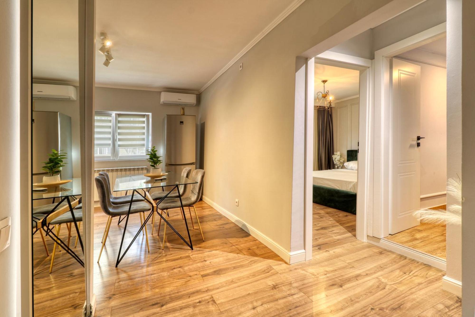 Modern Vitan Apartment *