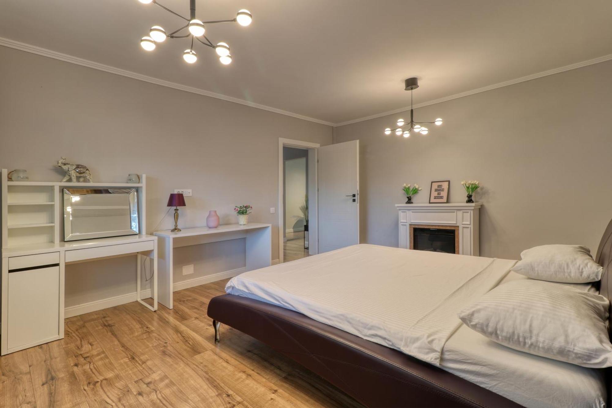 Modern Vitan Apartment *