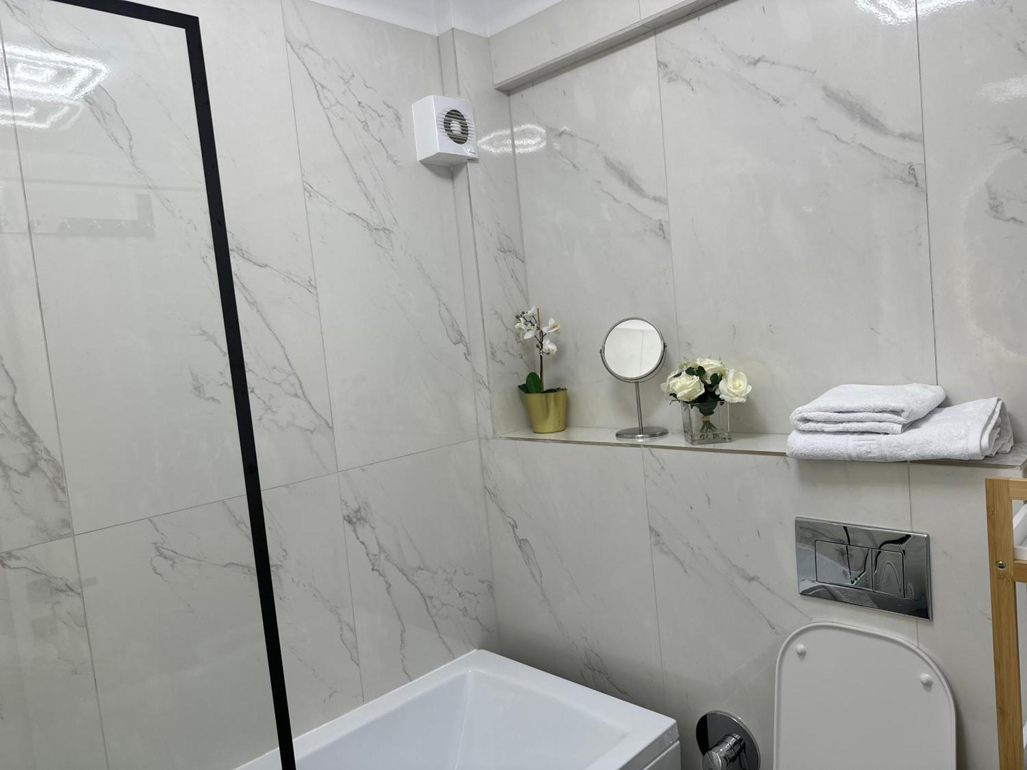 Luxury 2br With Free Parking Herastrau Bucharest