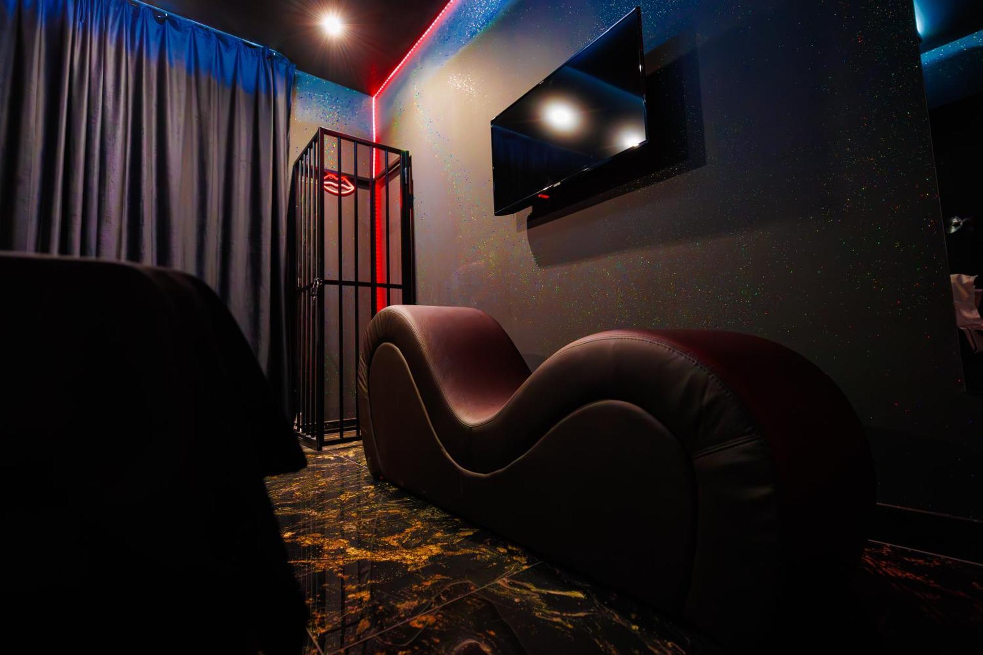 Romeo Nights - - Adults Only Hotel love 3*
