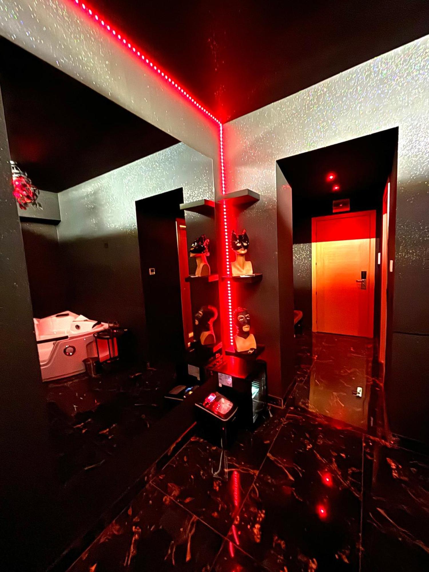 Hotel love Romeo Nights - - Adults Only