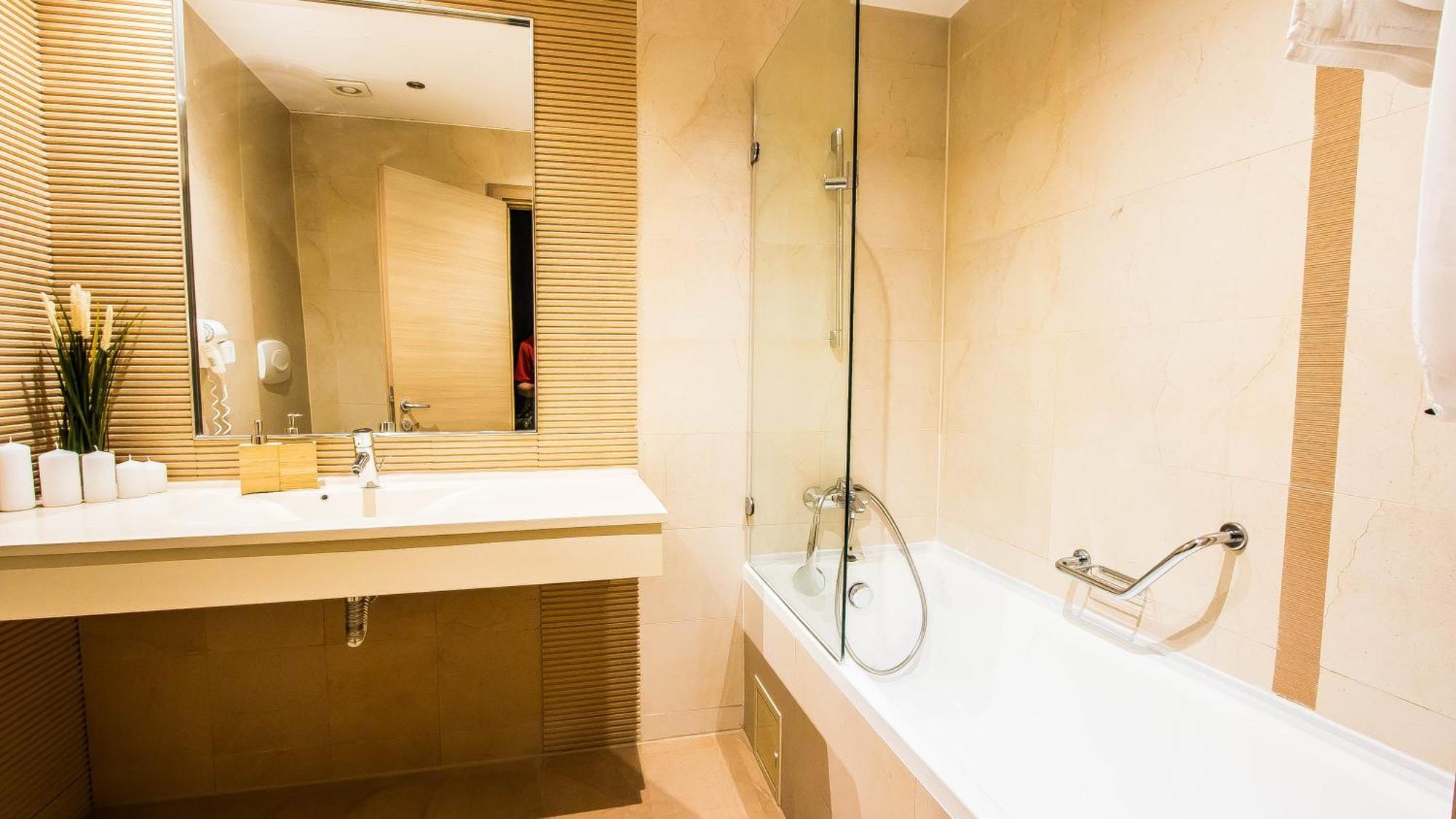 Romeo Nights - - Adults Only Love hotel Bucharest