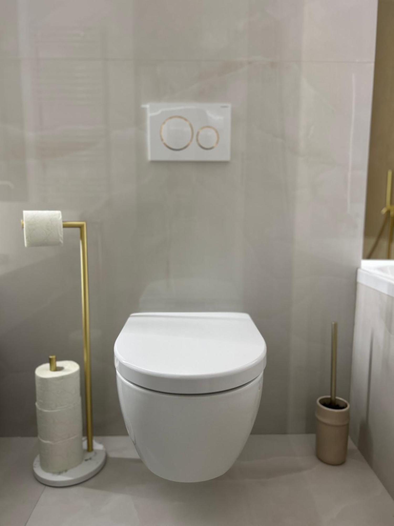 Apartment Exclusive With Private Parking & Balcony - 01