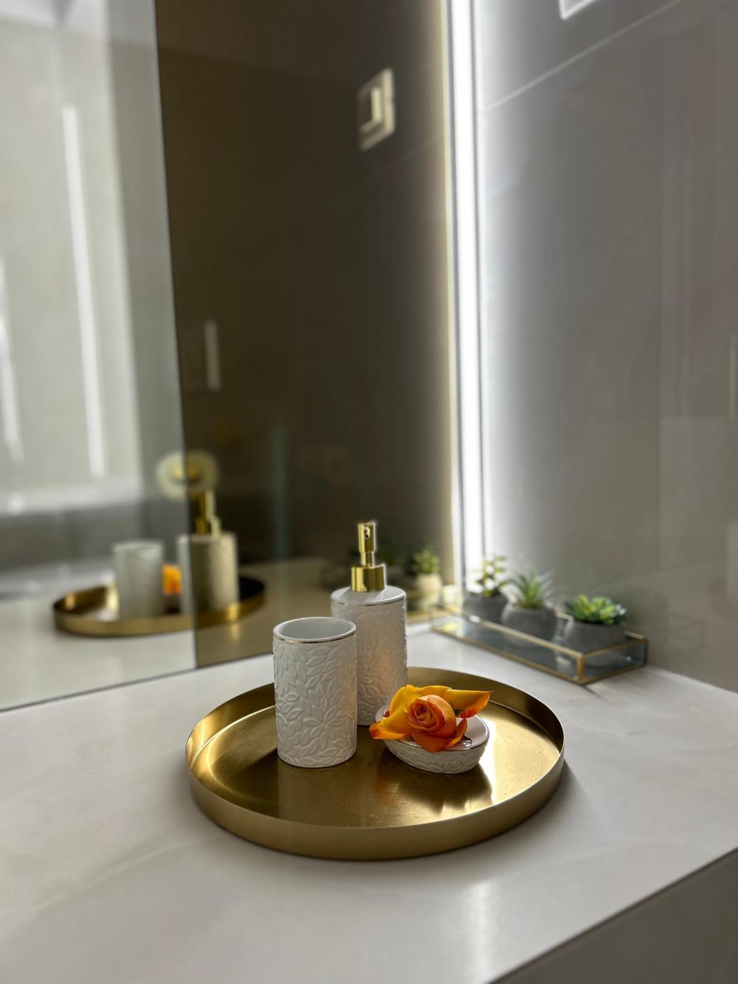 Exclusive With Private Parking & Balcony - 01 * Bucharest