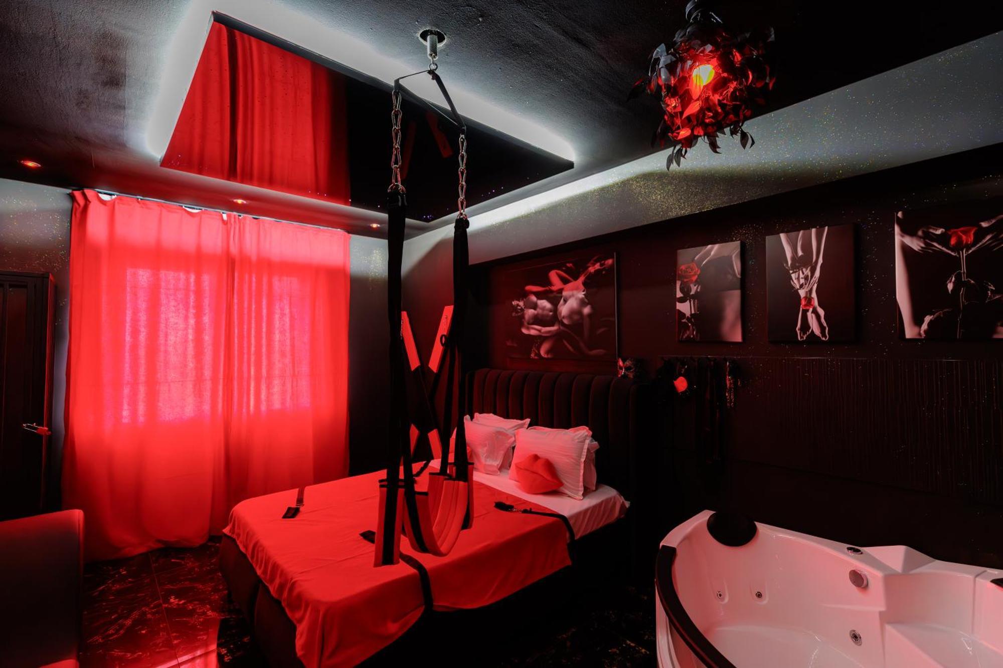 Romeo Nights - - Adults Only 3*