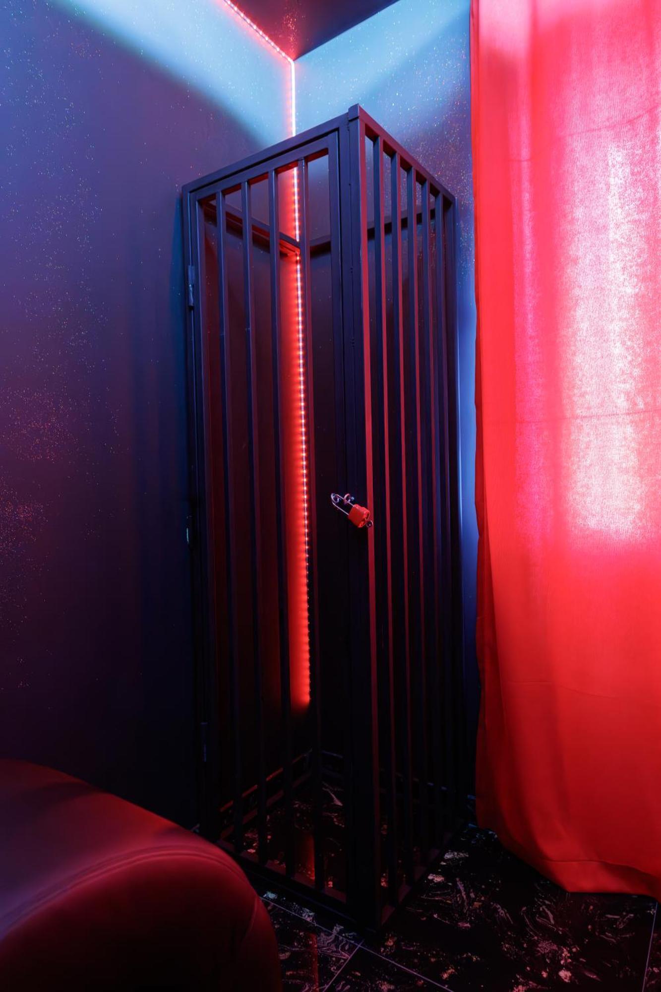 Romeo Nights - - Adults Only Hotel love