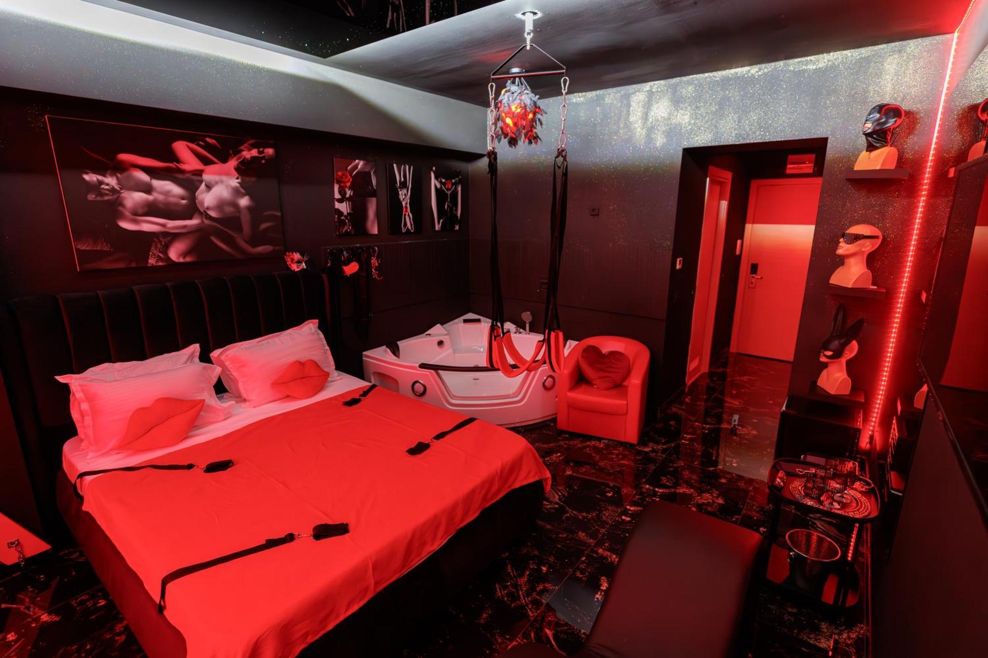 Love hotel Romeo Nights - - Adults Only 3*