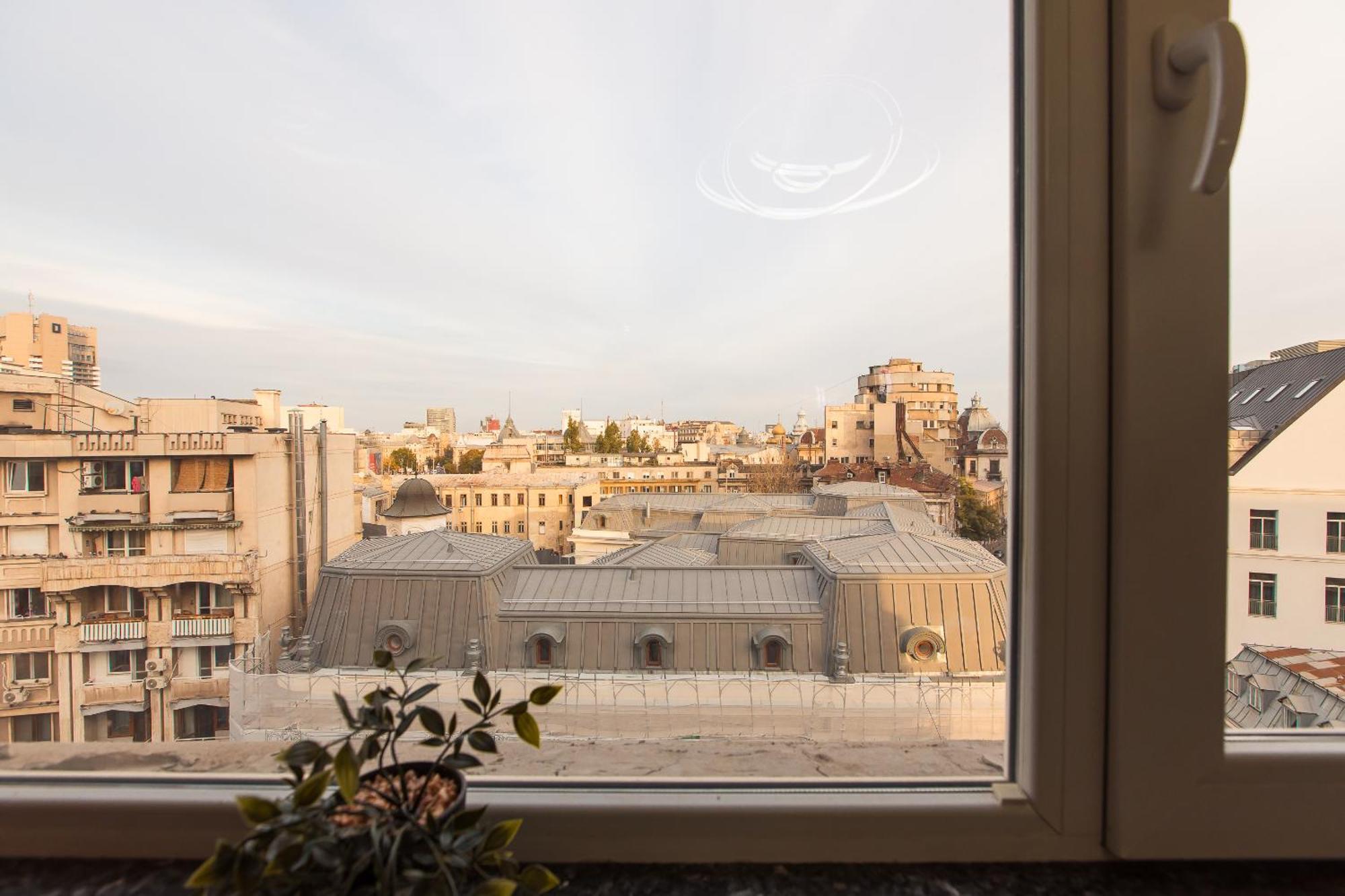 Royalty With Views On Calea Victoriei