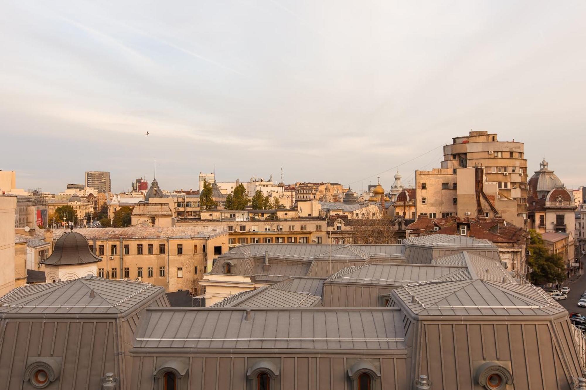 Royalty With Views On Calea Victoriei Apartment