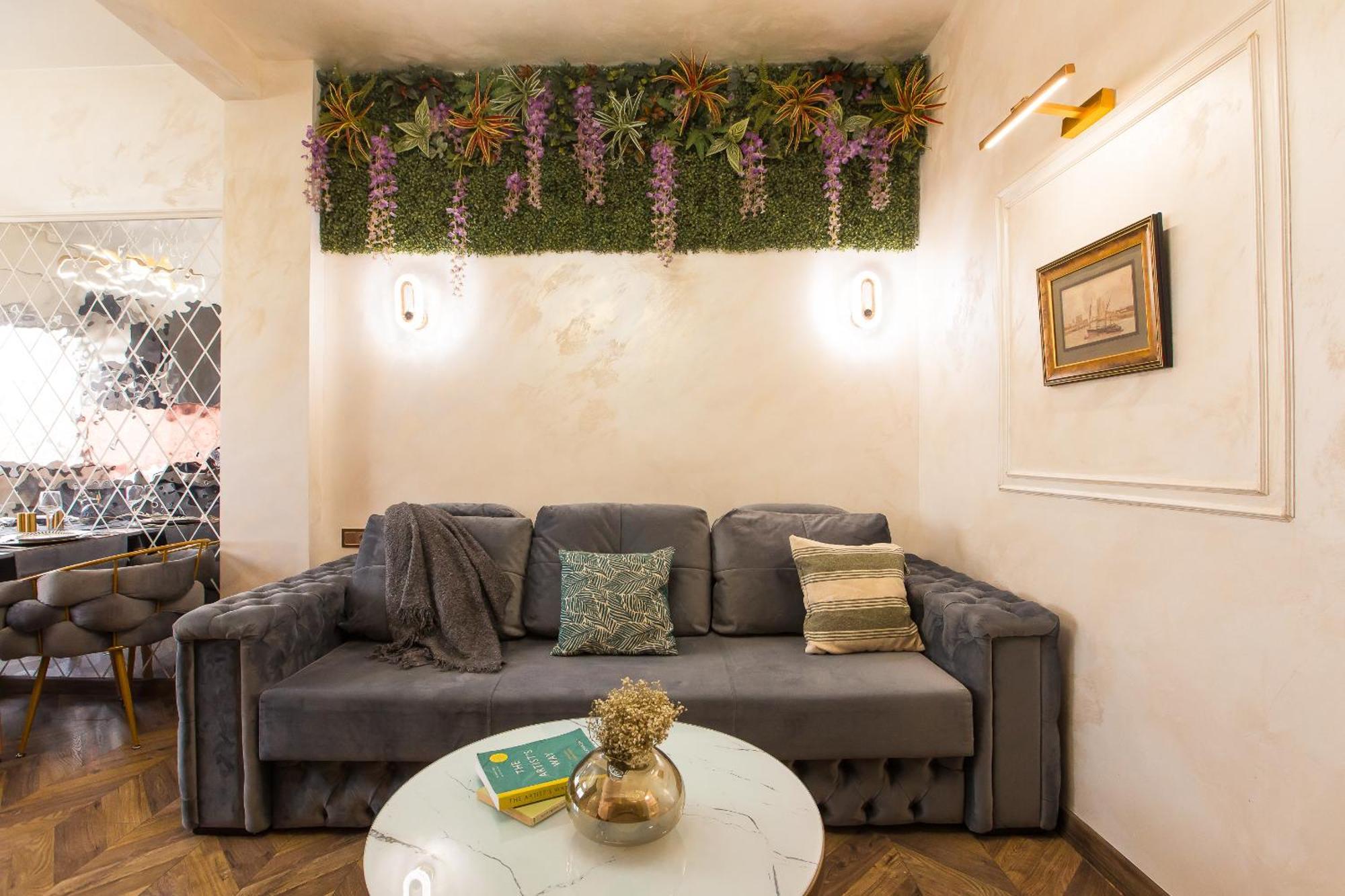 Royalty With Views On Calea Victoriei Apartment Bucharest
