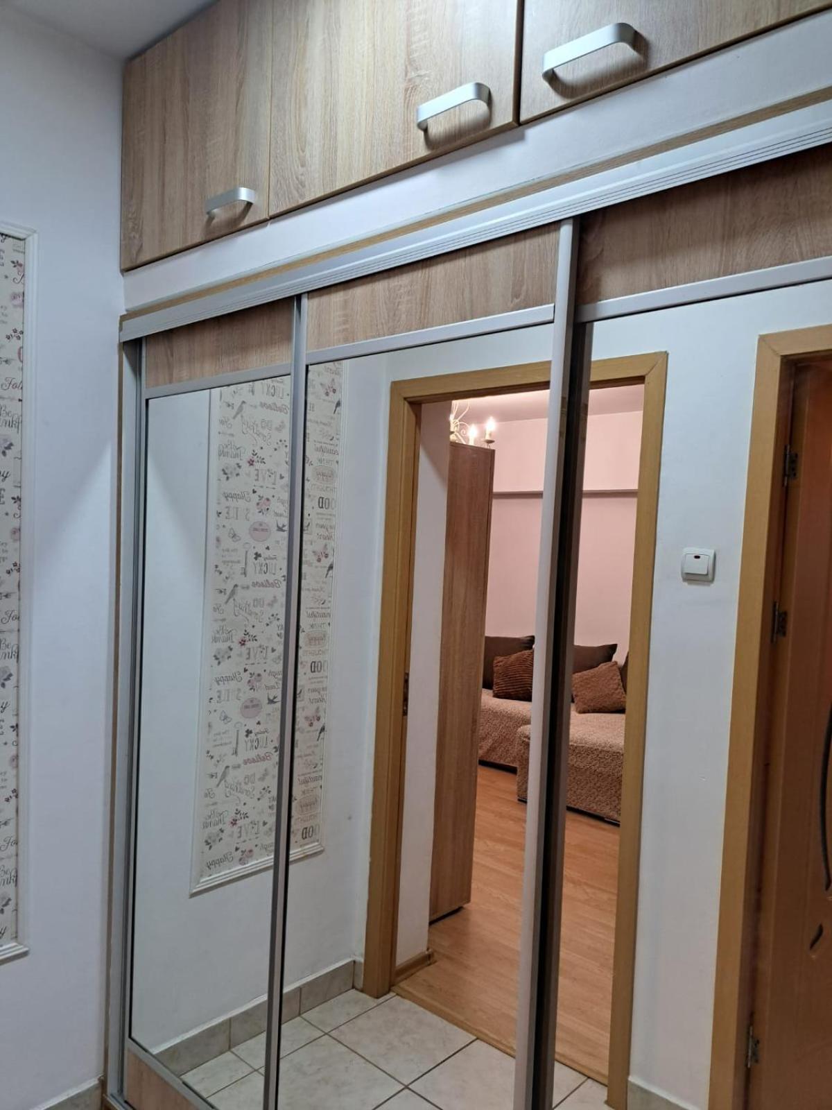 Ris Apartament Romana Eva