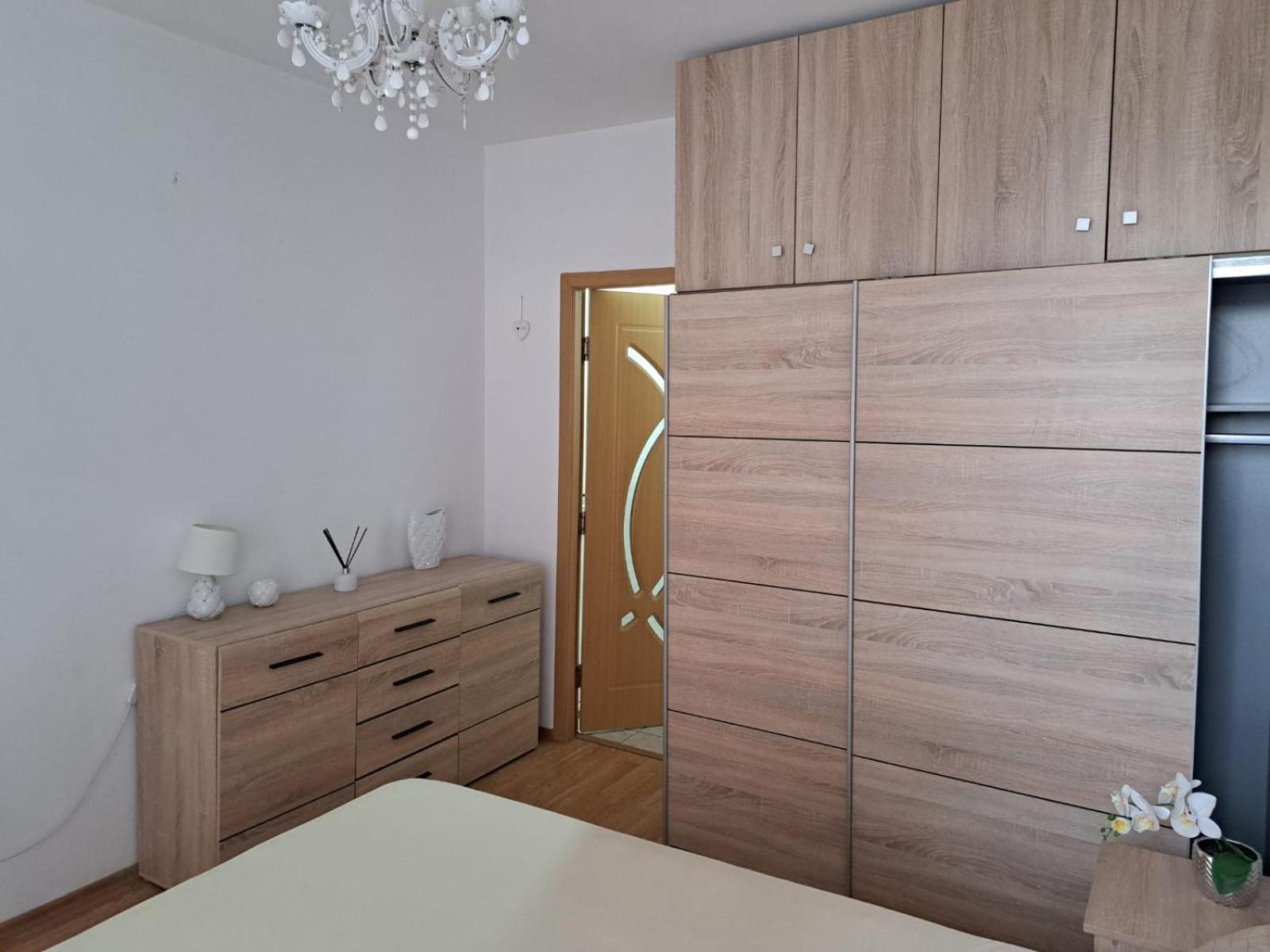 Ris Apartament Romana Eva