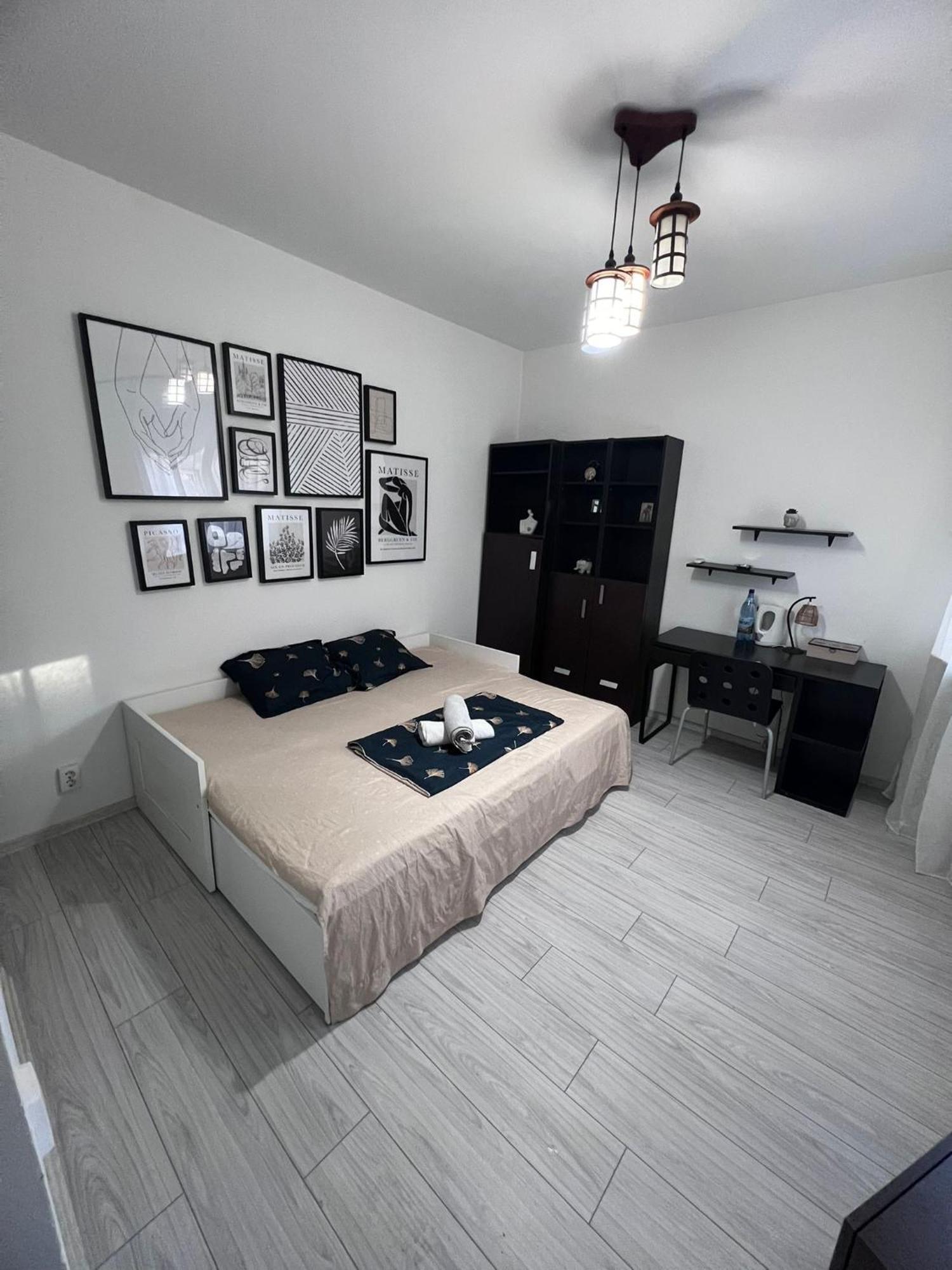 Mona's 5 Apartament Bucureşti