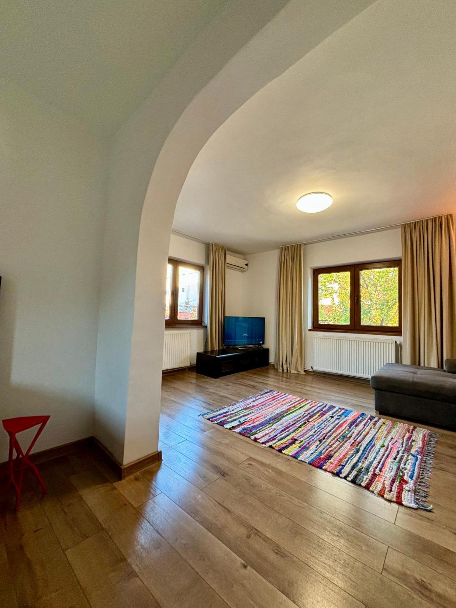 Casa de férias Charming Two- Bedroom House