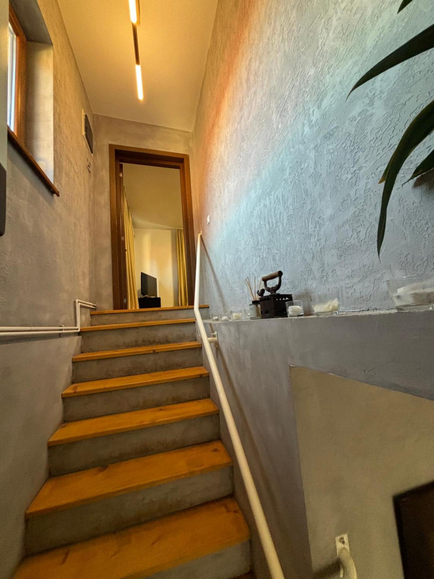 Charming Two- Bedroom House Bucareste
