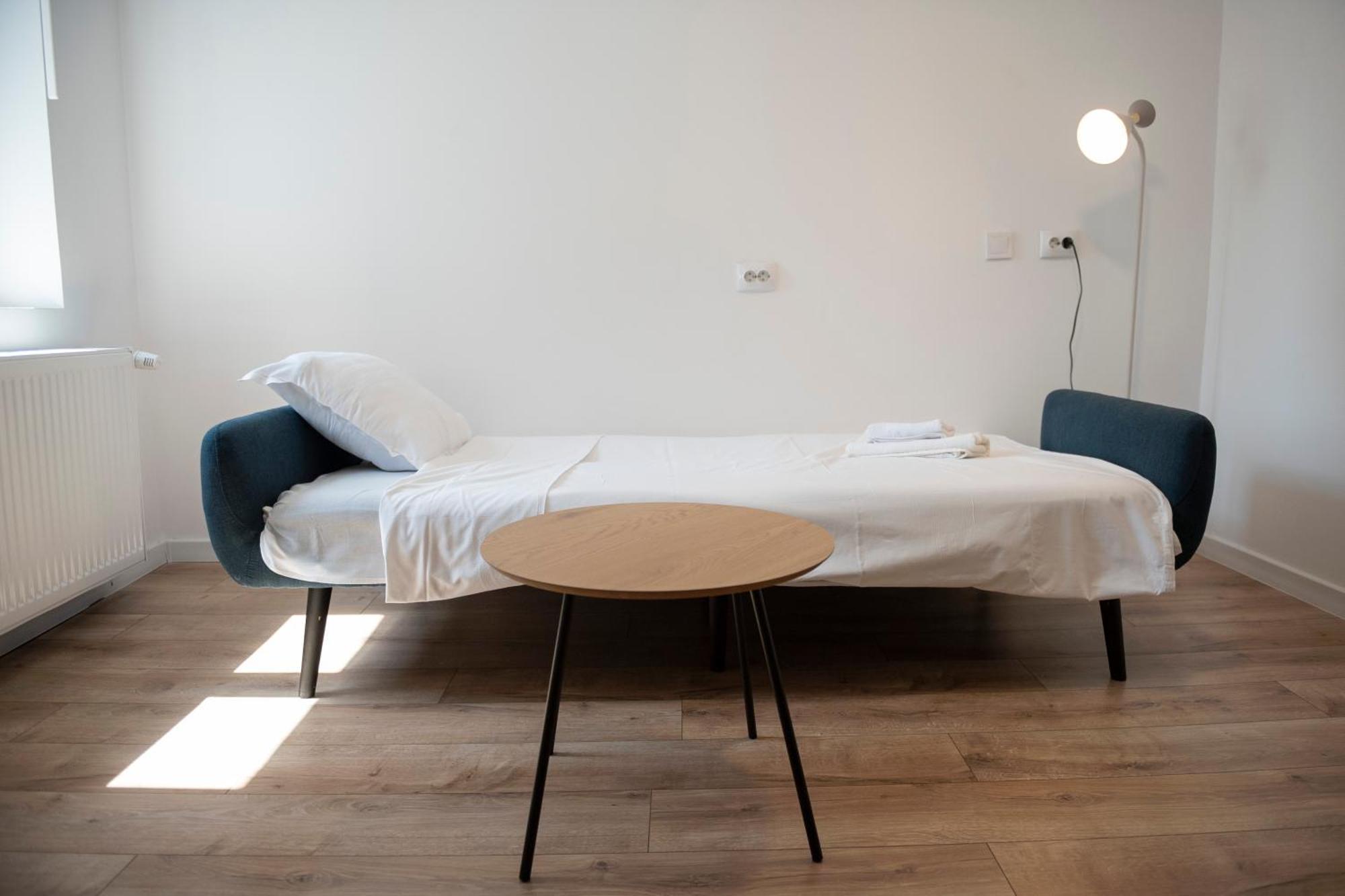Lazynest * Bucureşti