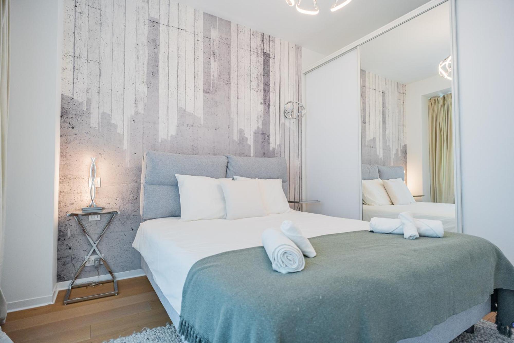 One Mircea Eliade - Luxurious With Panoramic And Park View Apartment